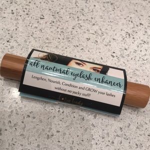 B True Beauty Eyelash Enhancer